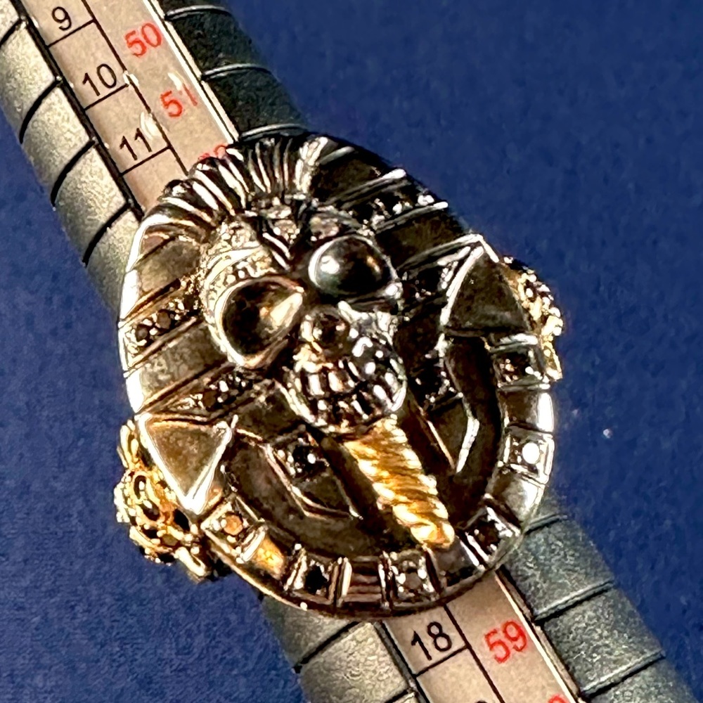 Rosalina Pillbox Ring